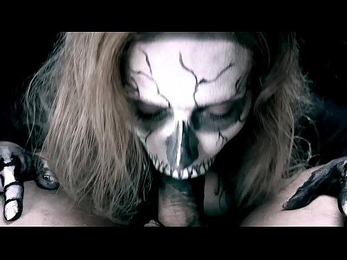 ❤️ Demon cailín sucking coileach lena béal dubh agus shlogtha cum. ❤ Porn na Rúise ag porn % ga.quizfarmature.ru%